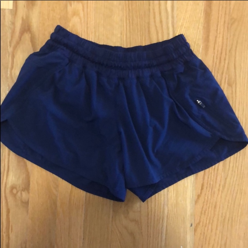 Lululemon 4” shorts - EUC